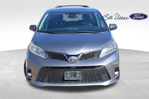 2019 Toyota Sienna SE