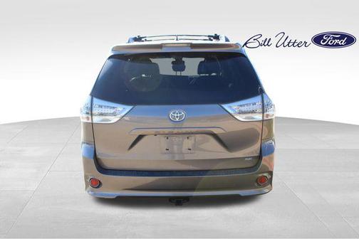 2019 Toyota Sienna SE