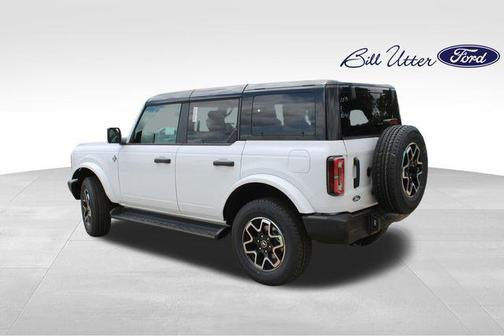 Oxford White 2026 Ford Bronco Outer Banks