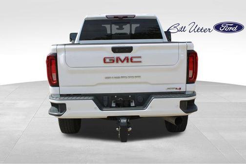 Summit White 2021 GMC Sierra 2500 AT4