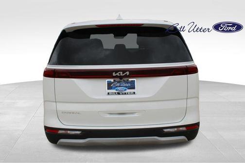 2023 Kia Carnival LX