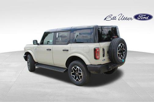 DESERT SAND 2026 Ford Bronco Outer Banks