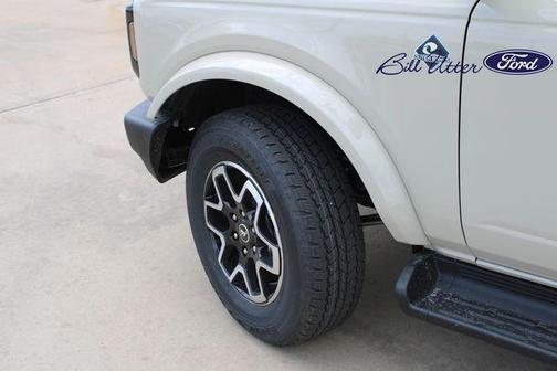 DESERT SAND 2026 Ford Bronco Outer Banks