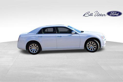 2011 Chrysler 300C Base