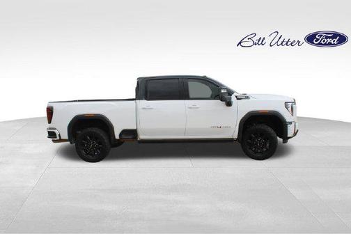 Summit White 2024 GMC Sierra 2500 AT4