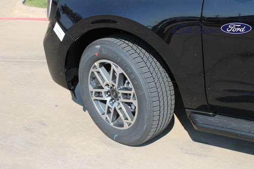 2025 Ford Expedition Max Active 4x2