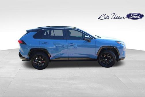 2022 Toyota RAV4 Hybrid SE