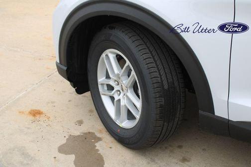 Space White Metallic 2026 Ford Explorer Active