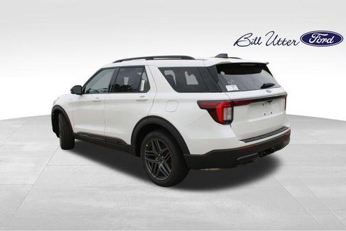 Star White Metallic Tri-Coat 2026 Ford Explorer ST-Line