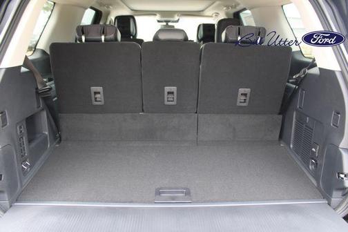 Agate Black Metallic 2026 Ford Expedition Platinum