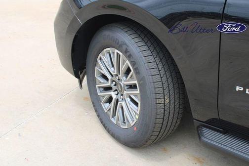 Agate Black Metallic 2026 Ford Expedition Platinum
