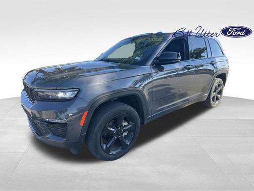 Baltic Gray Metallic Clearcoat 2023 Jeep Grand Cherokee Limited SUV