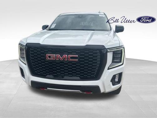 Summit White 2022 GMC Yukon 4WD AT4