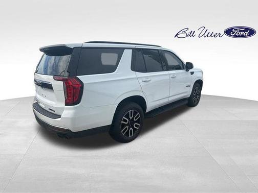 Summit White 2022 GMC Yukon 4WD AT4