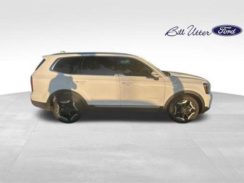 Glacial White Pearl 2025 Kia Telluride EX