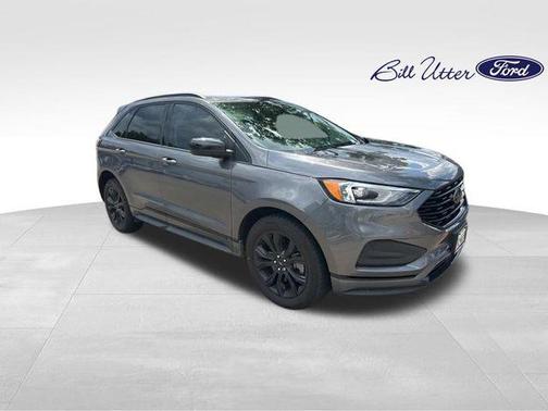 Carbonized Gray Metallic 2022 Ford Edge SE