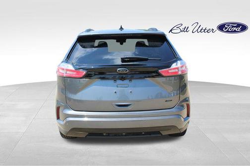 CARBONIZED GRAY 2022 Ford Edge SE