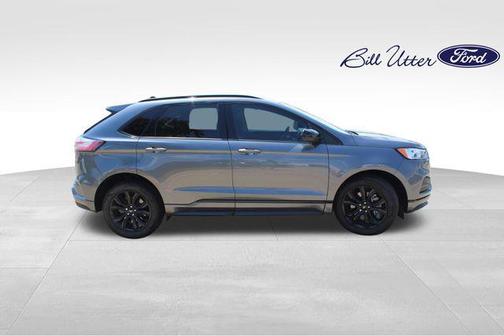 CARBONIZED GRAY 2022 Ford Edge SE