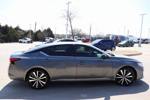 2019 Nissan Altima 2.0 SR