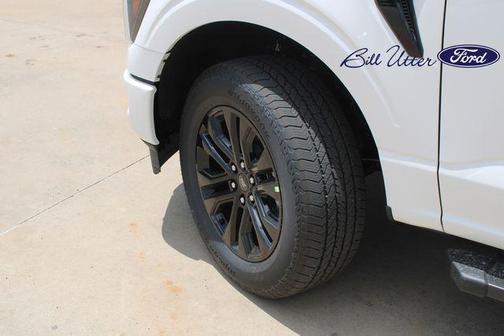 STAR WHITE METALLIC TRICOAT 2026 Ford F-150 Lariat