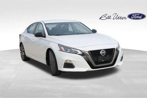 2022 Nissan Altima SR FWD