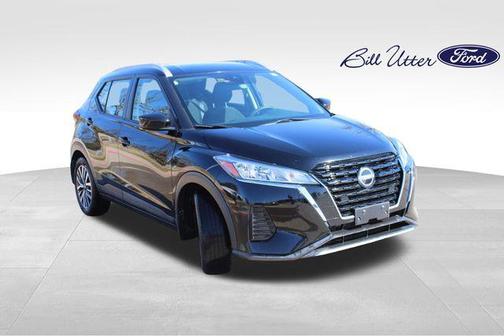 2022 Nissan Kicks SV