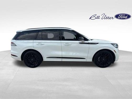 Pristine White Metallic Tri-Coat 2023 Lincoln Aviator Reserve AWD