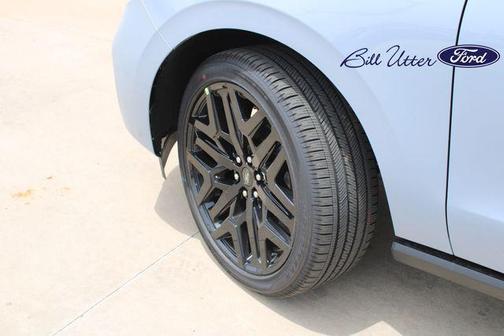 GLACIER GRAY MET TRI-COAT 2026 Ford Expedition Max Platinum