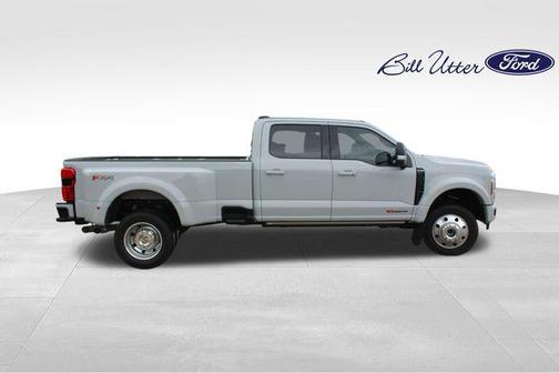 Avalanche 2025 Ford F-450 Platinum
