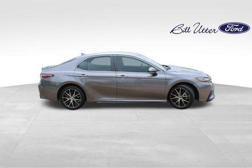 Predawn Gray Mica 2023 Toyota Camry SE