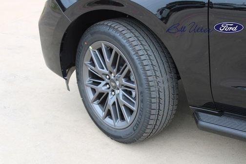 Agate Black Metallic 2026 Ford Expedition Max Platinum