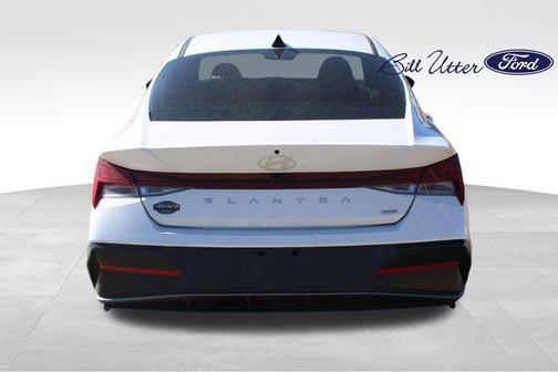 2024 Hyundai ELANTRA HEV Limited