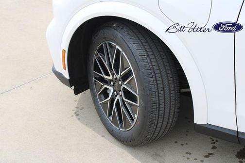 Star White Metallic Tri-Coat 2026 Ford Mustang Mach-E Premium