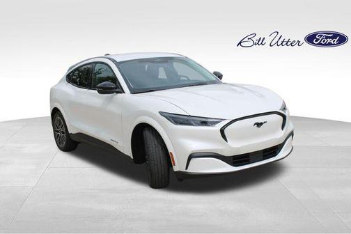 Star White Metallic Tri-Coat 2026 Ford Mustang Mach-E Premium