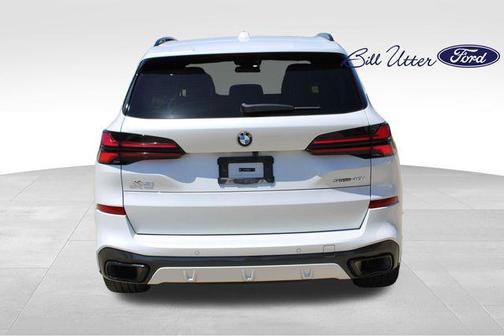 Mineral White Metallic 2024 BMW X5 sDrive40i