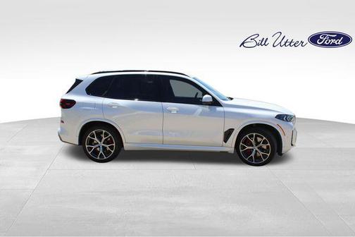 Mineral White Metallic 2024 BMW X5 sDrive40i