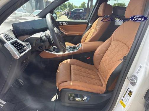 Mineral White Metallic 2024 BMW X5 sDrive40i