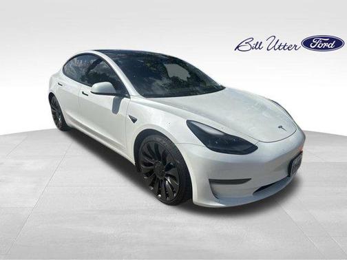 Pearl White Multi-Coat 2023 Tesla Model 3 Performance