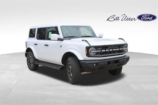Oxford White 2026 Ford Bronco Outer Banks