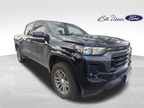 Black 2024 Chevrolet Colorado LT