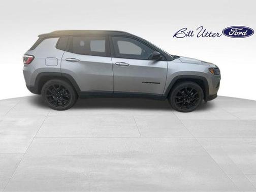 Billet Silver Metallic Clearcoat 2022 Jeep Compass Latitude