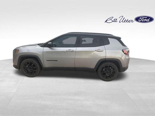 Billet Silver Metallic Clearcoat 2022 Jeep Compass Latitude