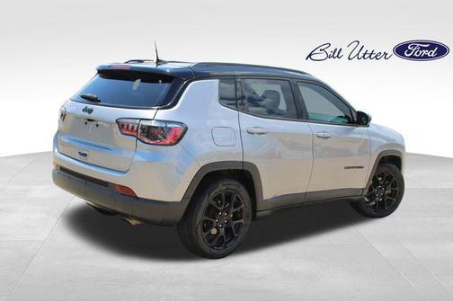 Billet Silver Metallic Clearcoat 2022 Jeep Compass Latitude