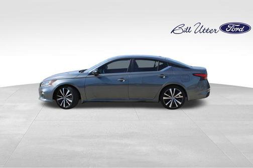 Gun Metallic 2019 Nissan Altima 2.0 SR