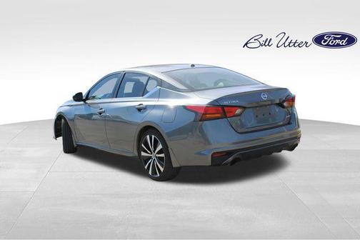 Gun Metallic 2019 Nissan Altima 2.0 SR