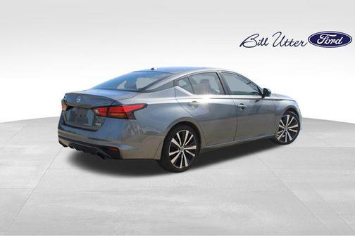 Gun Metallic 2019 Nissan Altima 2.0 SR