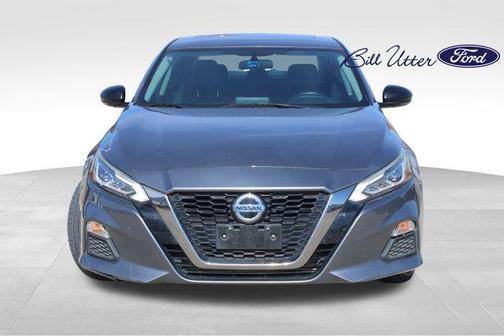 Gun Metallic 2019 Nissan Altima 2.0 SR