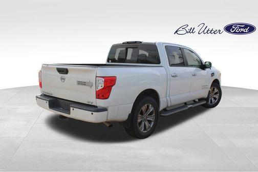 2017 Nissan Titan SV