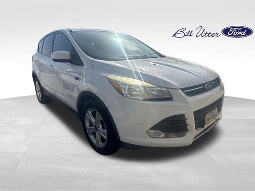 Oxford White 2016 Ford Escape SE
