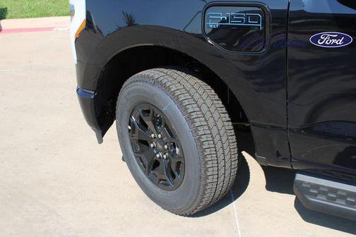 2025 Ford F-150 Lightning XLT